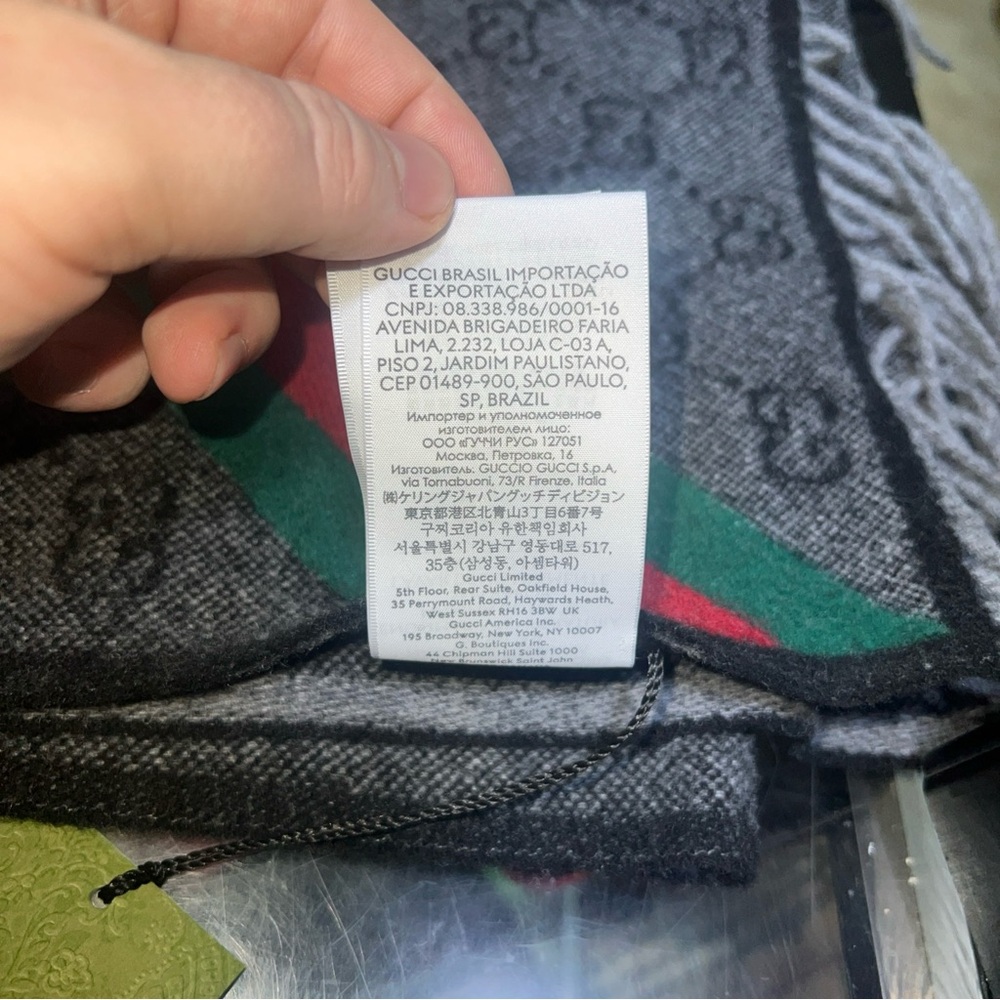 Gucci Monogram Gray Wool Scarf - image 8